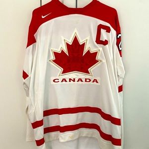 Scott Niedermayer “C” Team Canada jersey (2010 Winter Olympics)